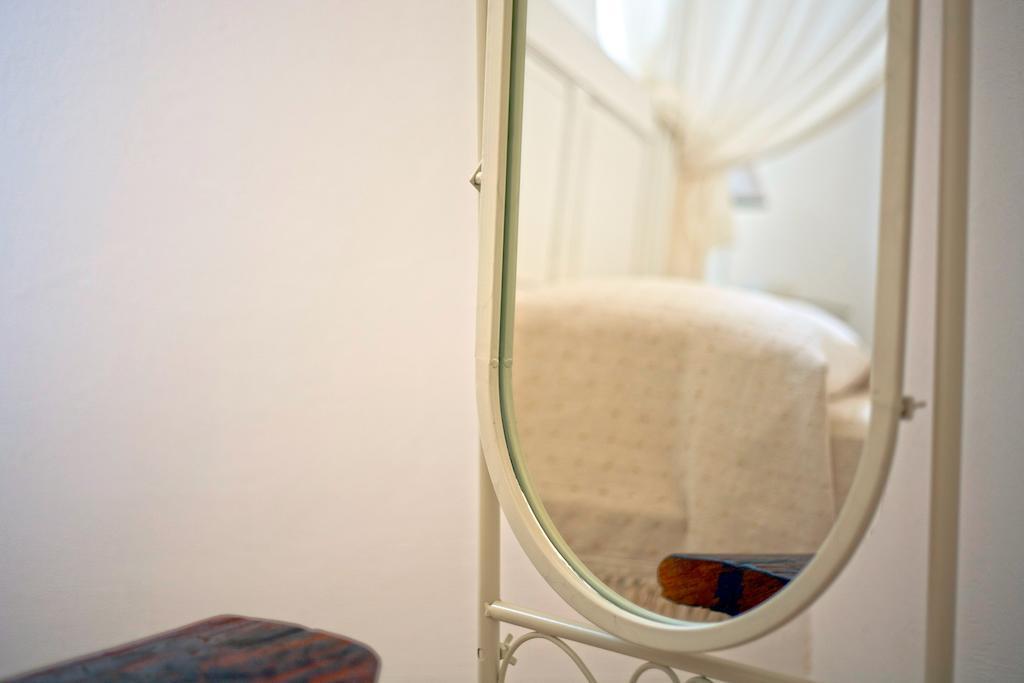 La Vecchia Tabaccheria B&B Остуни Стая снимка