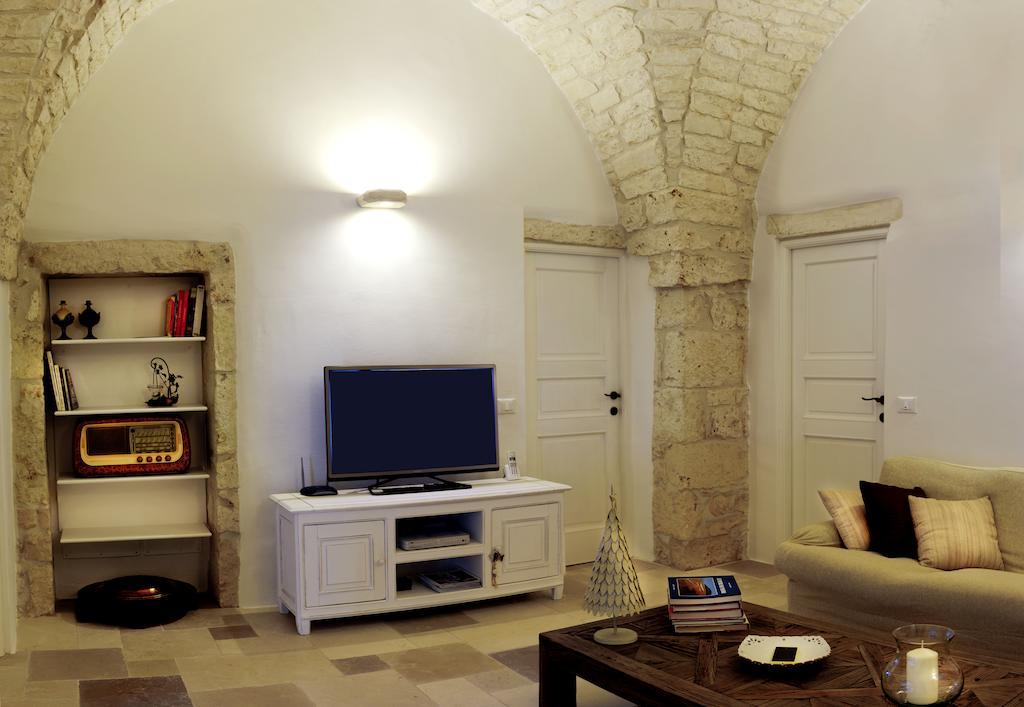 La Vecchia Tabaccheria B&B Остуни Стая снимка