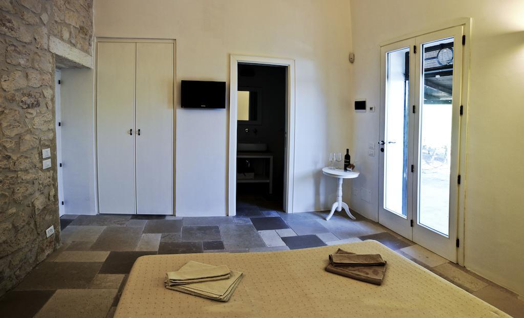 La Vecchia Tabaccheria B&B Остуни Стая снимка